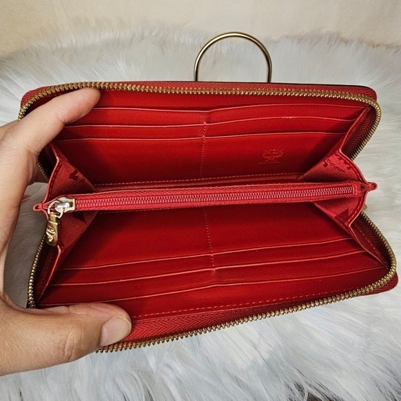 💜🔹️MCM 🔹️LONG CONTINENTAL zip around purple croc WALLET - Picture 4 of 12